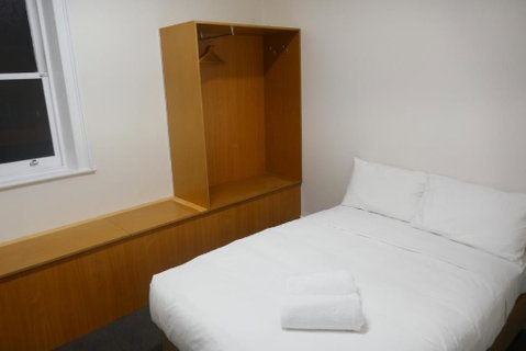 Okeefes Hotel Backpackers - Accommodation Main Beach 2
