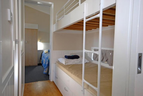 Barrack Point Holidays - Accommodation Main Beach 3