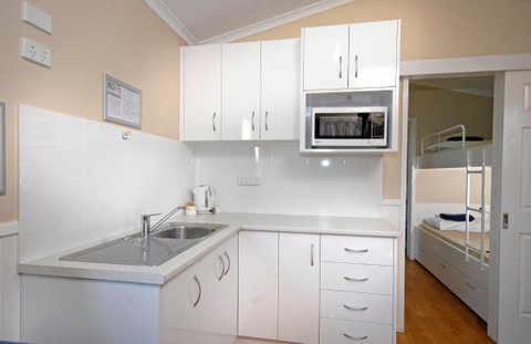 Barrack Point Holidays - Accommodation Main Beach 2