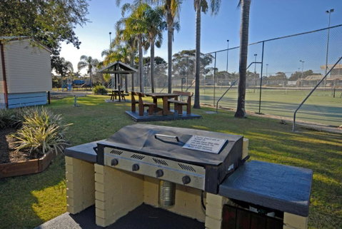 Barrack Point Holidays - Accommodation Main Beach 5