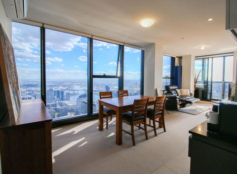 ON TOP Of THE WORLD BEST VIEWS In MELBOURNE !! - Accommodation Main Beach 6