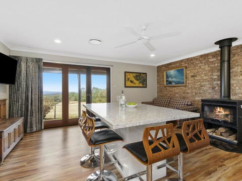 WINDARRI - Accommodation Main Beach 1