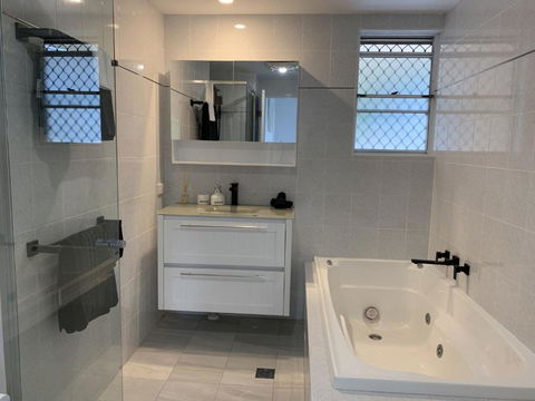 Ocean Spray Sawtell - Accommodation Main Beach 5