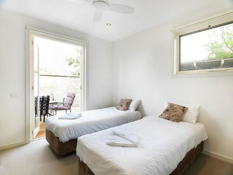 ONE LEVEL At BROADBEACH RESORT - Accommodation Main Beach 6
