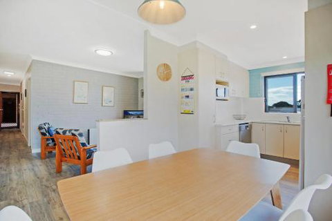 Apollo Unit 21 - Accommodation Main Beach 3