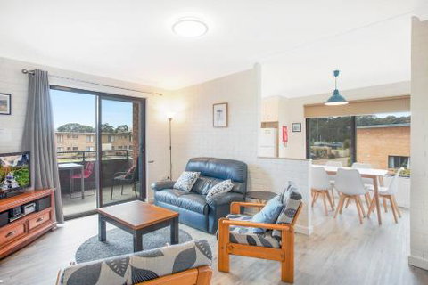 Apollo Unit 21 - Accommodation Main Beach 0
