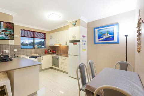 Apollo Unit 7 - Accommodation Main Beach 5