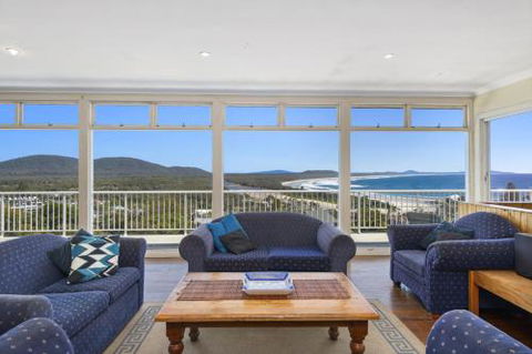 La Mer 19 Dulconghi Street - Accommodation Main Beach 6