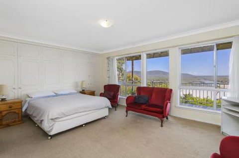 La Mer 19 Dulconghi Street - Accommodation Main Beach 2