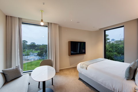 Oval Hotel - Accommodation Main Beach 3