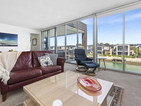 MARINA VIEW - Accommodation Main Beach 2