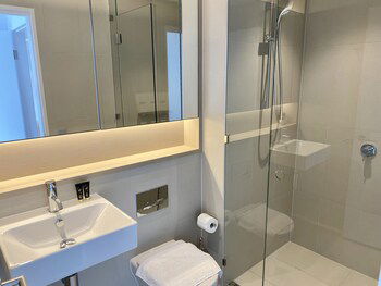 JC Waterfront Apartments Collins Wharf - Accommodation Main Beach 4