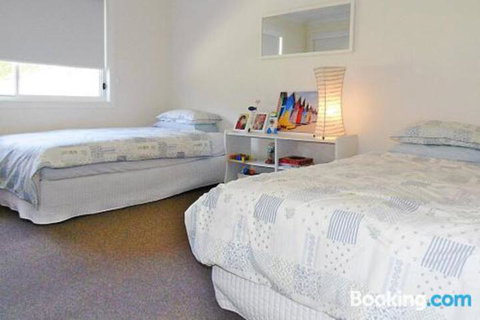 Allure - Accommodation Main Beach 4