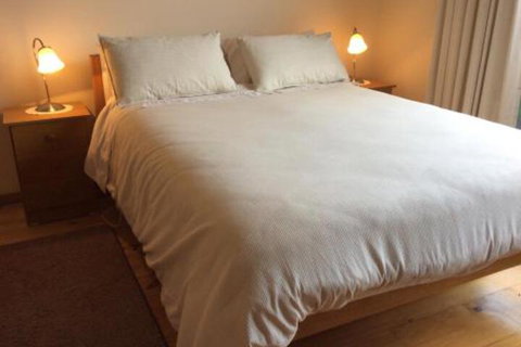Freds Place - Accommodation Main Beach 6