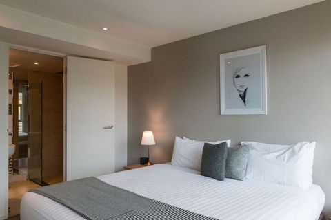Sullivans Cove Apartments - Accommodation Main Beach 3