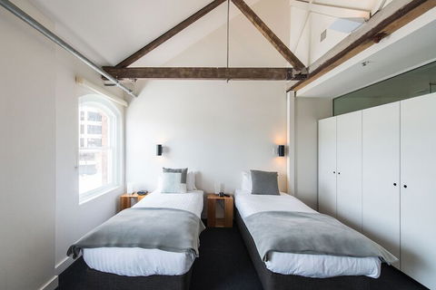 Sullivans Cove Apartments - Accommodation Main Beach 5