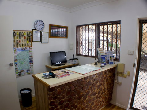 Baths Motel - Accommodation Main Beach 1