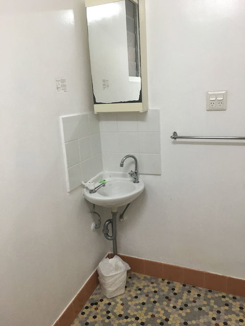 Flinders Motel - Accommodation Main Beach 4