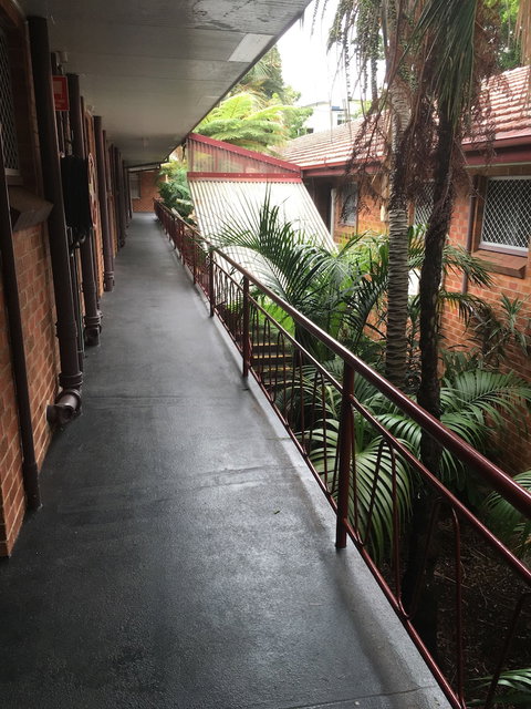Flinders Motel - Accommodation Main Beach 0