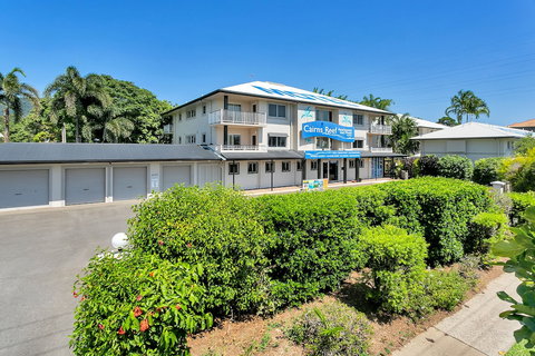 Cairns Reef Apartments & Motel - Accommodation Main Beach 2