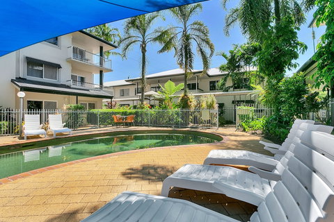 Cairns Reef Apartments & Motel - Accommodation Main Beach 3