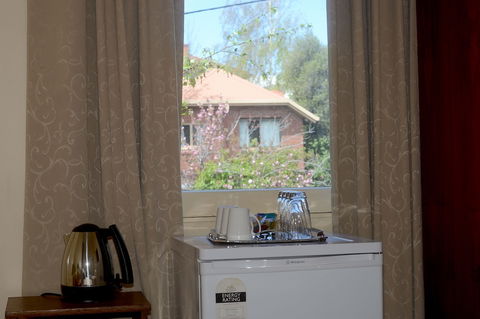 Edinburgh Gallery Bed & Breakfast - Accommodation Main Beach 5