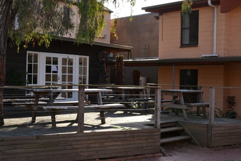 Bright Velo - Accommodation Main Beach 4
