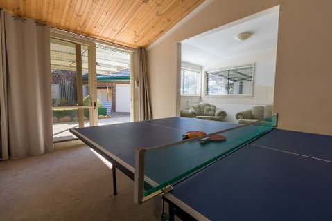 The Birch House - Silver Birches - Accommodation Main Beach 4