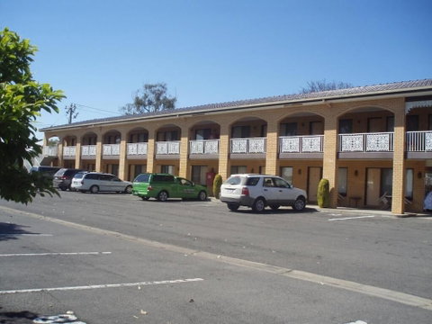 Lakeview Motel - Accommodation Main Beach 0