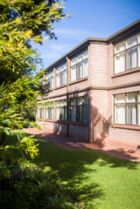 Foreshore Motor Inn - Accommodation Main Beach 1