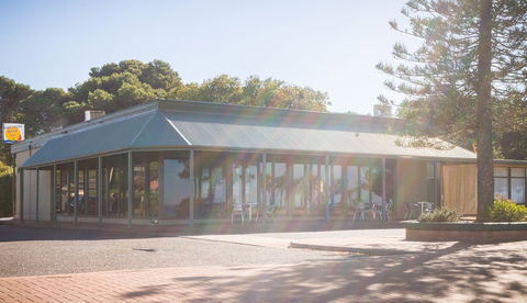 Foreshore Motor Inn - Accommodation Main Beach 3