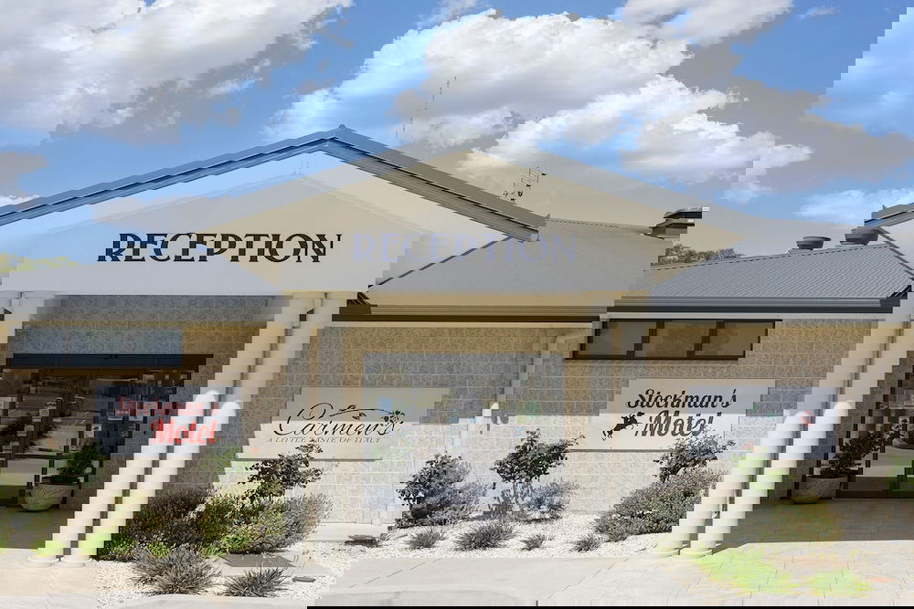 Kingswood NSW Accommodation Main Beach