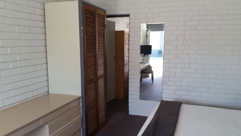 Sun Centre Motel - Accommodation Main Beach 6