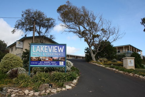 Lakeview Motel & Apartments - Accommodation Main Beach 5