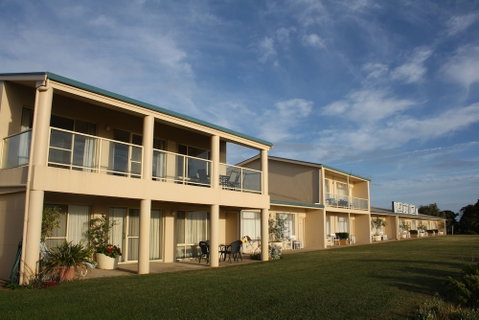Lakeview Motel & Apartments - Accommodation Main Beach 0