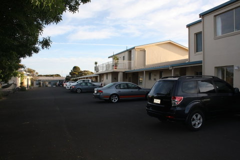 Lakeview Motel & Apartments - Accommodation Main Beach 1