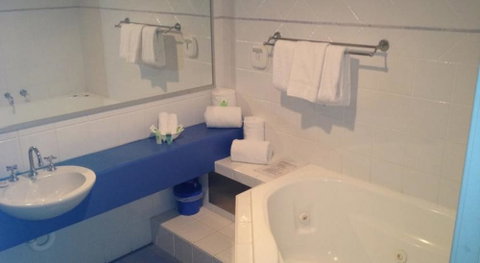 Beaches Holiday Resort - Accommodation Main Beach 6
