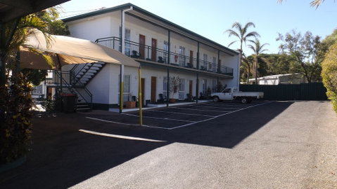 Central Point Motel - Accommodation Main Beach 2