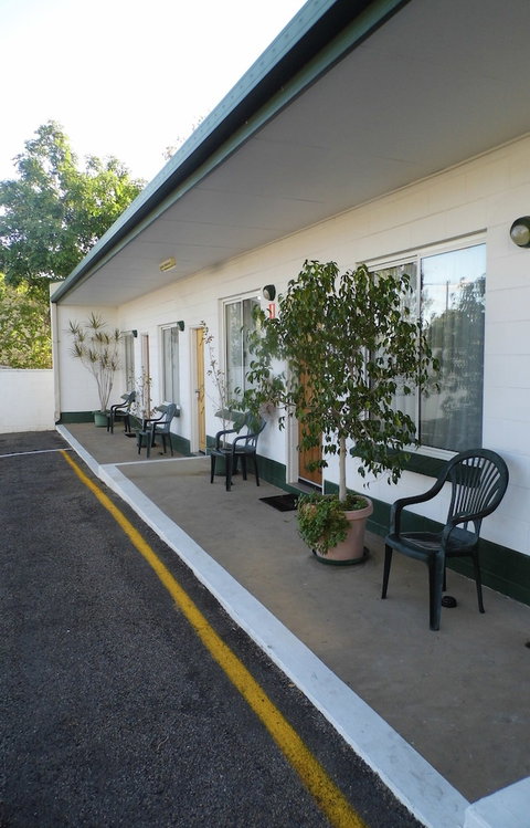 Central Point Motel - Accommodation Main Beach 0