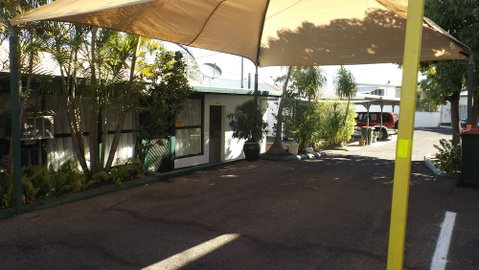 Central Point Motel - Accommodation Main Beach 3