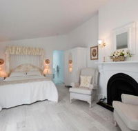 White Dove Cottage Bed  Breakfast - Accommodation Main Beach