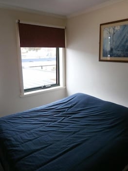 Launceston Backpackers - Hostel - Accommodation Main Beach 4