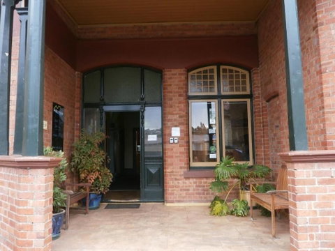 Launceston Backpackers - Hostel - Accommodation Main Beach 1