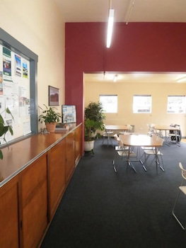 Launceston Backpackers - Hostel - Accommodation Main Beach 3