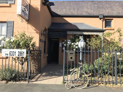 The Mews Motel - Accommodation Main Beach 2