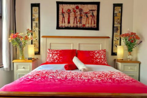 Hobarts Accommodation & Hostel - Accommodation Main Beach 0