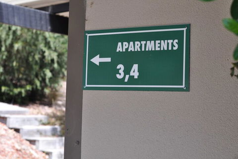 Oyster Cove Chalet - Accommodation Main Beach 1