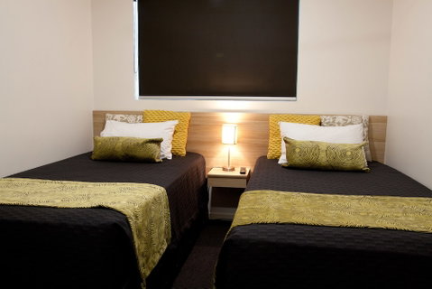 Abode37 - Accommodation Main Beach 3