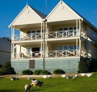 Lakeside Suites 1 - Accommodation Main Beach