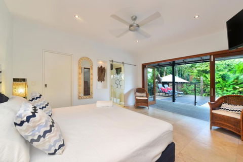 Oceaneyes Getaway - Accommodation Main Beach 3